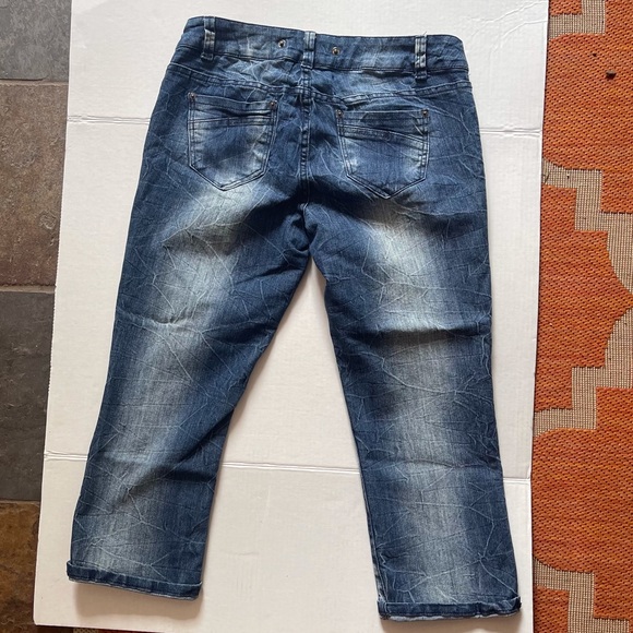 BONGO Capri distressed ripped jeans size 11 - Picture 6 of 8